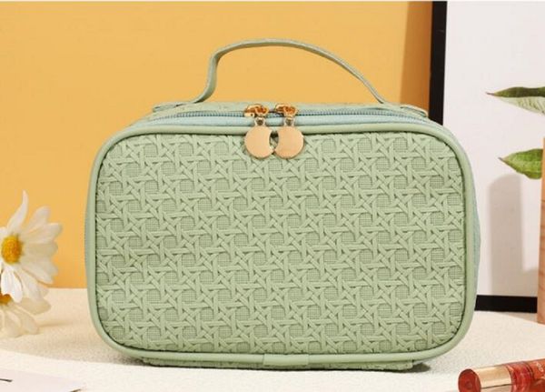 2024 New brand designer tote bag clutch handbag High quality evening package wallet purse cosmetic makeup packages, Red
2024 New brand designer tote bag clutch handbag High quality evening package wallet purse cosmetic makeup packages, Red