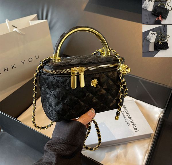Outlet factory womens shoulder bag French solid color diamond chain bag sweet little fresh flannel handbag simple hitchhiking stitching women bag 24109#, Beige
Outlet factory womens shoulder bag French solid color diamond chain bag sweet little fresh flannel handbag simple hitchhiking stitching women bag 24109#, Beige