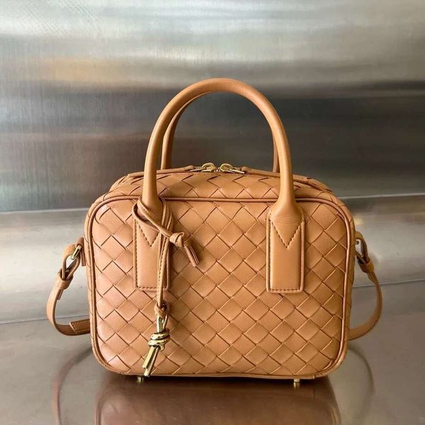 10A Retro Mirror Quality Designer Replication Women Handbag 23.5cm Intrecciato Lanbskin Leather Weaving Shoulder bag Fashion Crossbody Bag, Nude
10A Retro Mirror Quality Designer Replication Women Handbag 23.5cm Intrecciato Lanbskin Leather Weaving Shoulder bag Fashion Crossbody Bag, Nude