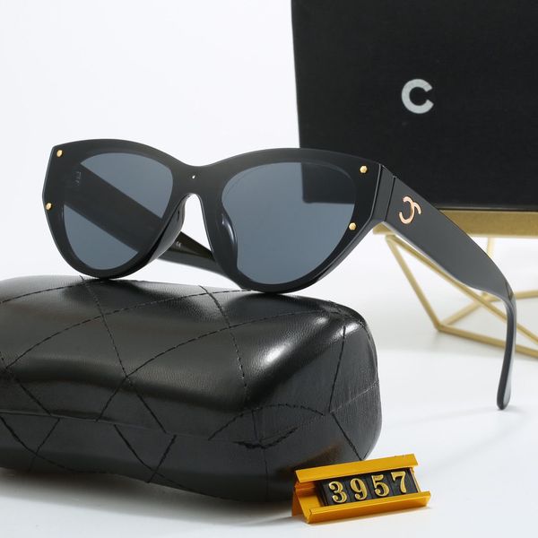 Designer Sunglasses For Women Classic Letter Polarized Glasses Square Frame Outdoor Sun Man Woman Sexy Travel Mix Color Optional Nice
Designer Sunglasses For Women Classic Letter Polarized Glasses Square Frame Outdoor Sun Man Woman Sexy Travel Mix Color Optional Nice