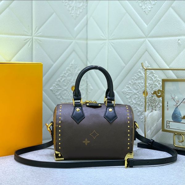 Designer Luxury Handbag Shoulder Bag String Aged Gold Lock Metal Naughty Shoulder Bag 20x14cm Purse Classic, Brown
Designer Luxury Handbag Shoulder Bag String Aged Gold Lock Metal Naughty Shoulder Bag 20x14cm Purse Classic, Brown