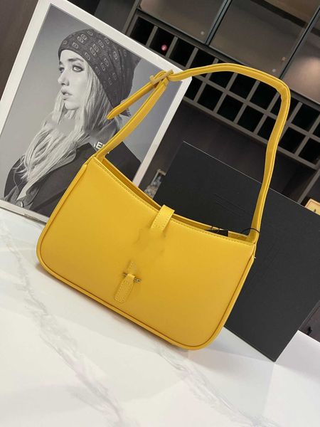 2024designer handbags small square brand name bag purses price white leather fashion messenger bags woman ladies for women handbag, Cream
2024designer handbags small square brand name bag purses price white leather fashion messenger bags woman ladies for women handbag, Cream