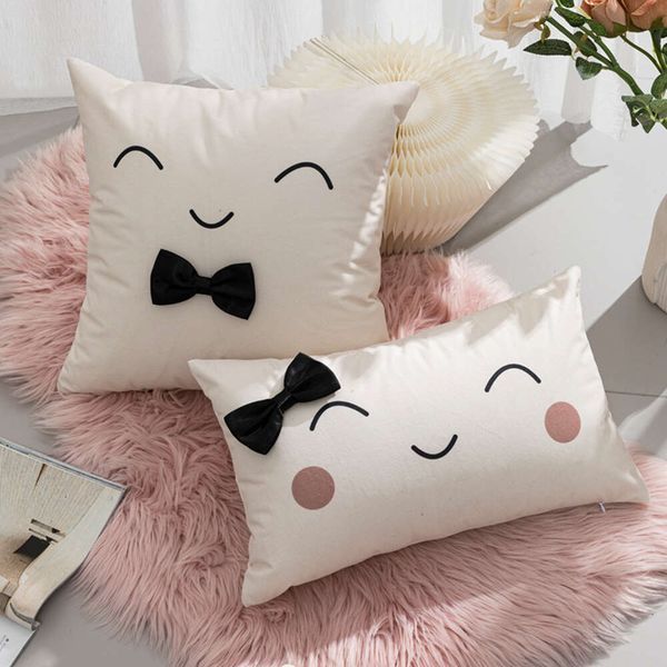 Modern minimalist cushion printed smig face sofa model room headboard waist pillow cover
Modern minimalist cushion printed smig face sofa model room headboard waist pillow cover