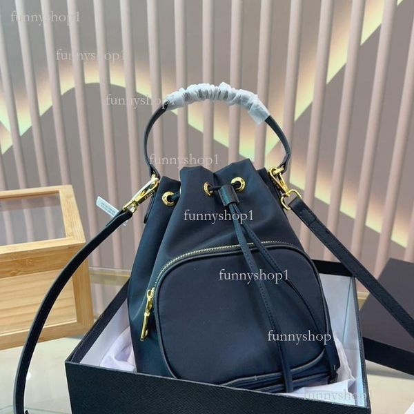 Fashion Tote Bucket Leather tote Bag 2024 Popular Ladies Bag Large capacity shopping bag leather, Deep blue
Fashion Tote Bucket Leather tote Bag 2024 Popular Ladies Bag Large capacity shopping bag leather, Deep blue