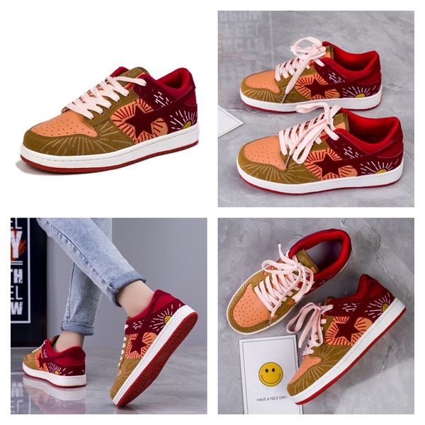 2024 triple s sneakers for men women designer shoes luxury Black White Beige Teal Blue Bred Red Pink mens trainers clear sole platform Tennis
2024 triple s sneakers for men women designer shoes luxury Black White Beige Teal Blue Bred Red Pink mens trainers clear sole platform Tennis