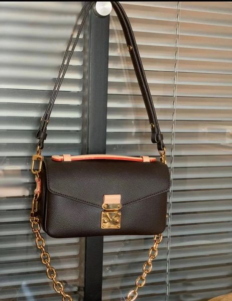Designer Messenger Bag handbag High Quality Clamshell Tote Shoulder Bag Classic women's leather crossbody bag Fashion Fashion bag Handheld small bag, Pink + flower
Designer Messenger Bag handbag High Quality Clamshell Tote Shoulder Bag Classic women's leather crossbody bag Fashion Fashion bag Handheld small bag, Pink + flower
