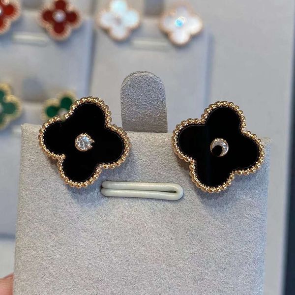 

Designer Earrings Four-leaf Clover Earrings Woman Gold-plating Medium Classic Senior Fashion Ear Studs Light Luxury Mens Flash Earrings