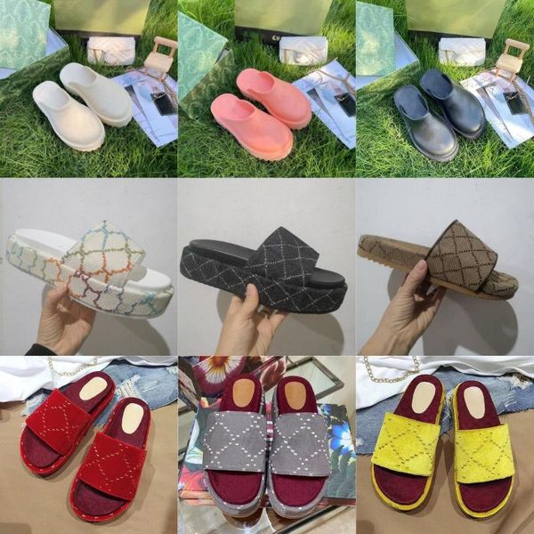 2024 luxury slippers designer Slipper sandal Women man platform perforated sandal made of transparent materials fashionable sexy lovely sunny beach woman 35-43, Color#1
2024 luxury slippers designer Slipper sandal Women man platform perforated sandal made of transparent materials fashionable sexy lovely sunny beach woman 35-43, Color#1