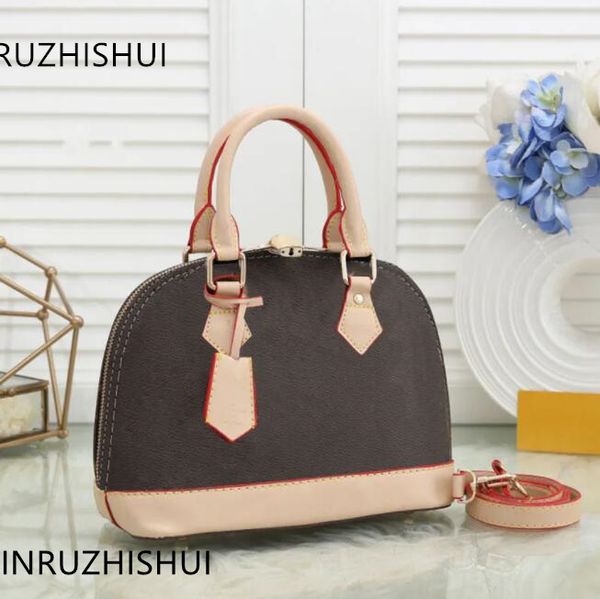 2024 Totes Genuine leather luxurys Women Handbags Square bag Fashion Cover Lock Shoulder Crossbody Phone beach Designer bags Messenger Bags, Black
2024 Totes Genuine leather luxurys Women Handbags Square bag Fashion Cover Lock Shoulder Crossbody Phone beach Designer bags Messenger Bags, Black