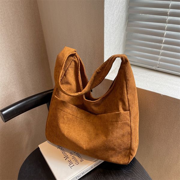 2024 New Autumn Fashion Big Commuter Large Capacity Single Shoulder Bag for Women, Blue
2024 New Autumn Fashion Big Commuter Large Capacity Single Shoulder Bag for Women, Blue