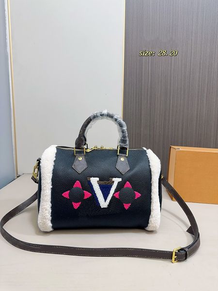 Cross Body Winter lamb wool bag Luxury Designer Tote Bag Women Design Pillow Bags Large Casual Shopper Handbag Fuzzy Bumbag Shoulder Bag