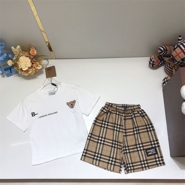 Designer Children's POLO clothing set Summer Boys Girls Fashion casual set High-grade cotton T+ shorts two-piece set Size 90cm-160cm A15, Red
Designer Children's POLO clothing set Summer Boys Girls Fashion casual set High-grade cotton T+ shorts two-piece set Size 90cm-160cm A15, Red
