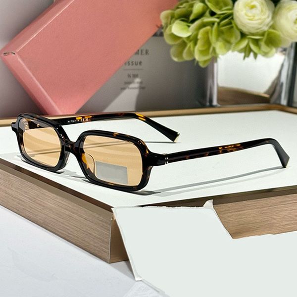 Fashion Designer Sunglasses Luxury Quality Classic Square Red Frame Glasses Square Frame Women SM U11Z Sunglasses Exquisite Outdoor Protection
Fashion Designer Sunglasses Luxury Quality Classic Square Red Frame Glasses Square Frame Women SM U11Z Sunglasses Exquisite Outdoor Protection
