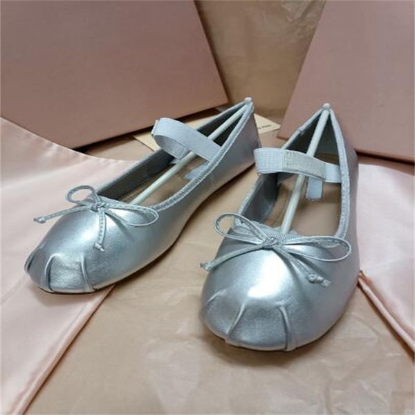 Designer Paris Ballet Fashion Professional Dance Shoes dress women shoes classic Platform Bowknot Shallow Mouth Single Shoe luxury high quality Flat Dress Shoes, Gold
Designer Paris Ballet Fashion Professional Dance Shoes dress women shoes classic Platform Bowknot Shallow Mouth Single Shoe luxury high quality Flat Dress Shoes, Gold