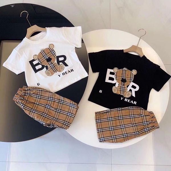 

2024 Summer Fashionable Children's Set Short Sleeve T-shirt New Little Bear Men's and Women's Shorts Handsome Two Piece Set, White