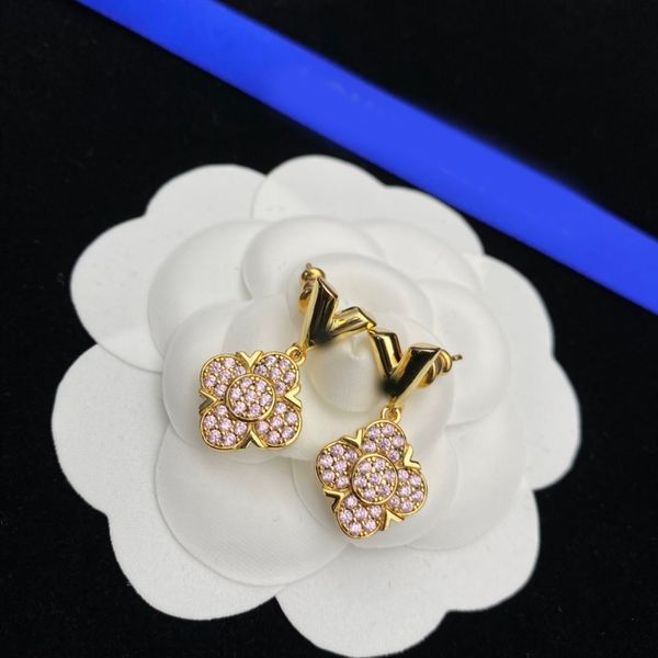Designer Crystal Earrings Stud Elegant Flower Letter Earrings Gold Silver Plated Stainless Steel Ear Stud Fashion Jewerlry Wedding Party Gift High Quality
Designer Crystal Earrings Stud Elegant Flower Letter Earrings Gold Silver Plated Stainless Steel Ear Stud Fashion Jewerlry Wedding Party Gift High Quality