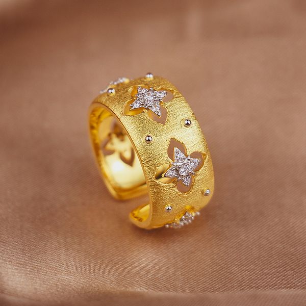 18K Gold Plated Vintage Clover Rings with Handcrafted Italy Court Style Luxury Buqlt Brand Star Nail Finger Designer Ring Jewelry Gift
18K Gold Plated Vintage Clover Rings with Handcrafted Italy Court Style Luxury Buqlt Brand Star Nail Finger Designer Ring Jewelry Gift