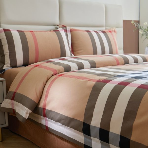 Designer four-piece set of solid color high-end cotton five-star hotel bedding, Multi-color
Designer four-piece set of solid color high-end cotton five-star hotel bedding, Multi-color