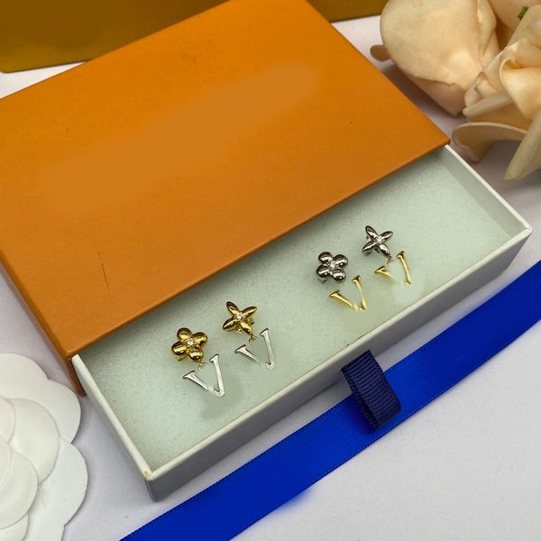 Luxury Stud Earrings Clover Letter Ear Stud Gold Silver Plated Stainless Steel Earrings Fashion Women Jewerlry Wedding Party Gift High Quality
Luxury Stud Earrings Clover Letter Ear Stud Gold Silver Plated Stainless Steel Earrings Fashion Women Jewerlry Wedding Party Gift High Quality