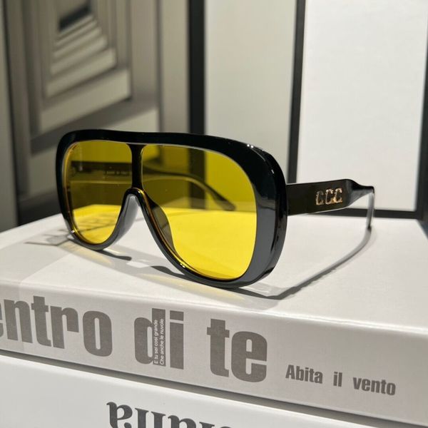 Designer Styg Fashion Enlarged Mask Style Classic Full-frame Glasses Outdoor Beach Sunglasses Men And Women
Designer Styg Fashion Enlarged Mask Style Classic Full-frame Glasses Outdoor Beach Sunglasses Men And Women