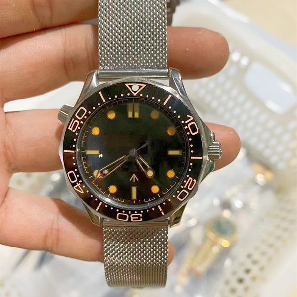 AAA top fashion watch automatic mechanical leather 904L strap in a variety of colors, Clear
AAA top fashion watch automatic mechanical leather 904L strap in a variety of colors, Clear