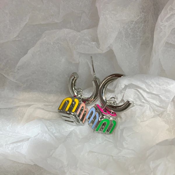 2024 New Hot Korean Designer Earrings for Women Fashion M Brand Letters CZ Zircon Luxury Earring Teacherday Mother Brincos Aretes Earings Ear Rings Gift
2024 New Hot Korean Designer Earrings for Women Fashion M Brand Letters CZ Zircon Luxury Earring Teacherday Mother Brincos Aretes Earings Ear Rings Gift