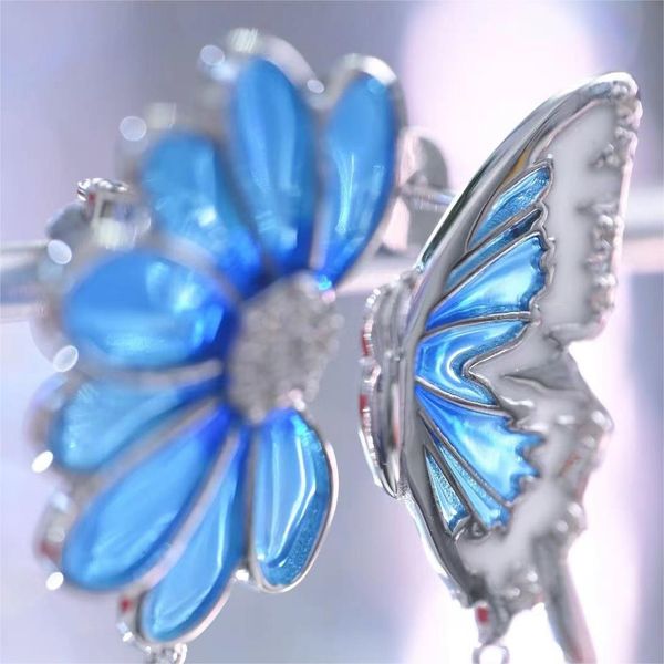 

Blossom Pinellia Women's Enamel Small Fresh Earrings Simple Sweet Butterfly Flower Earrings