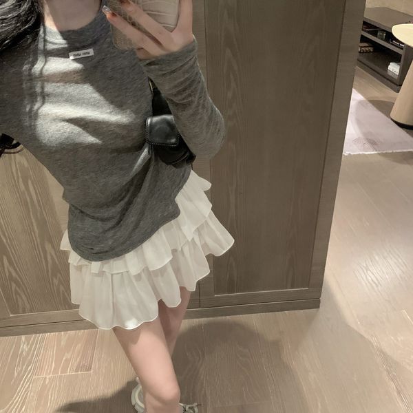 24ss miumu Sunscreen clothing Undercoat New Gentle Style with Middle Hand Stitch Decoration Micro Label Perspective Outwear Layup Versatile Sun Protection Base, Black
24ss miumu Sunscreen clothing Undercoat New Gentle Style with Middle Hand Stitch Decoration Micro Label Perspective Outwear Layup Versatile Sun Protection Base, Black