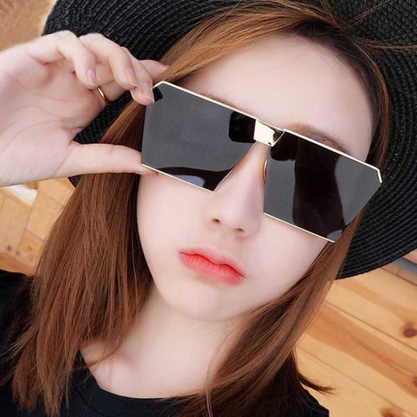 Designer fashion square Korean with punk outdoor sports sunshade windproof sand riding Instagram big frame handsome sunglasses women
Designer fashion square Korean with punk outdoor sports sunshade windproof sand riding Instagram big frame handsome sunglasses women
