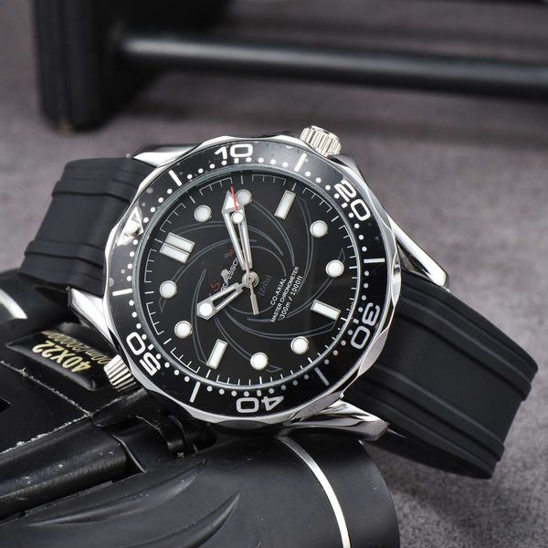 European brand full function timing luxury quartz men's watch business small luminous watch, Nude
European brand full function timing luxury quartz men's watch business small luminous watch, Nude