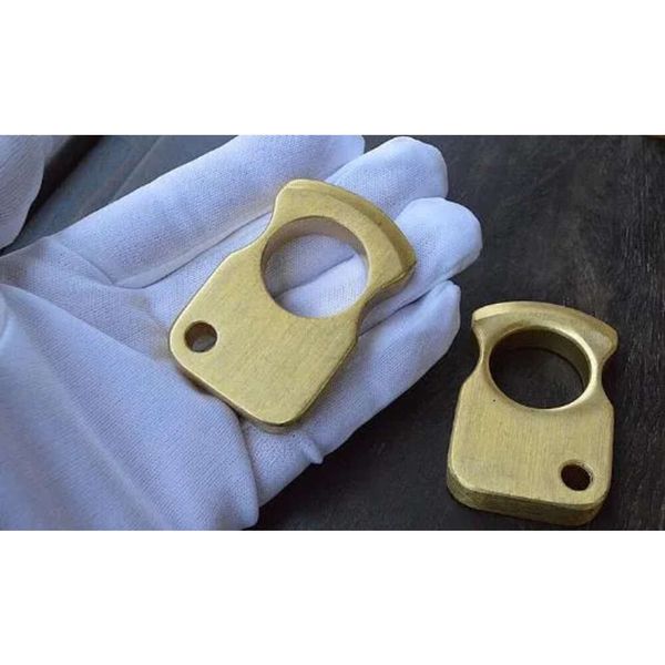 2024 Pure thick steel copper finger hammer with rope self-defense personal safety pendant for men and women
2024 Pure thick steel copper finger hammer with rope self-defense personal safety pendant for men and women