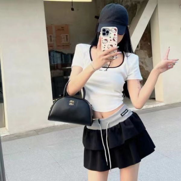 Designer summer women skirt suit miumi short skirt set New Fashion Letter Design Short U neck Short Sleeves Pleated Short Skirt, M3
Designer summer women skirt suit miumi short skirt set New Fashion Letter Design Short U neck Short Sleeves Pleated Short Skirt, M3