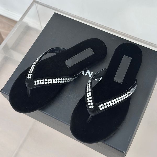 Ladies Outdoor Beach Slippers Designer Strass Velvet/Sheepskin Slippers Ladies Loafers Mule Slide Flip-Flops, White
Ladies Outdoor Beach Slippers Designer Strass Velvet/Sheepskin Slippers Ladies Loafers Mule Slide Flip-Flops, White