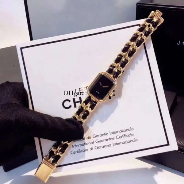 Classic Elegant Designer Watch Womens Automatic Fashion Simple Watches 30mm Square Full Stainless Steels Women Gold Silver Color Cute Wristwatches C777 53
Classic Elegant Designer Watch Womens Automatic Fashion Simple Watches 30mm Square Full Stainless Steels Women Gold Silver Color Cute Wristwatches C777 53