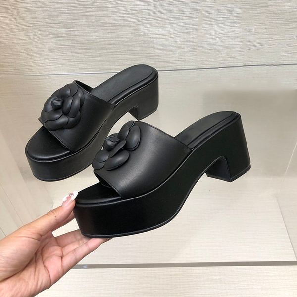 Ladies Platform Slippers Designer Camellia Sheepskin Wedge Slippers Metal Buckle Decoration Ladies Outdoor Slippers Casual Shoes With Dust Bag, Black a
Ladies Platform Slippers Designer Camellia Sheepskin Wedge Slippers Metal Buckle Decoration Ladies Outdoor Slippers Casual Shoes With Dust Bag, Black a