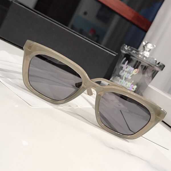 Designers sunglasses For men Womens Gentle Monster Full Frame Sunglasses Outdoor Glasses Driving Sunnies Fashionable Eyewear Uv400 With Box top quality
Designers sunglasses For men Womens Gentle Monster Full Frame Sunglasses Outdoor Glasses Driving Sunnies Fashionable Eyewear Uv400 With Box top quality