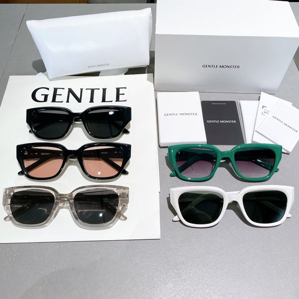 GENTLE MONSTER sunglasses Designers sunglasses For men Womens rococo glasses Frame Sunglasses Outdoor Glasses Driving Sunnies Fashionable With Box top quality
GENTLE MONSTER sunglasses Designers sunglasses For men Womens rococo glasses Frame Sunglasses Outdoor Glasses Driving Sunnies Fashionable With Box top quality