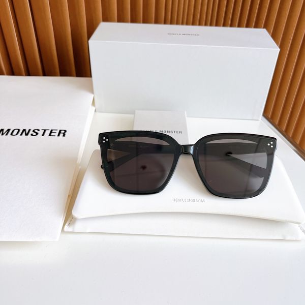 Designers PALETTE sunglasses For men Womens GENTLE MONSTER sunglasses Outdoor Glasses Driving Sunnies Fashionable With Box top quality
Designers PALETTE sunglasses For men Womens GENTLE MONSTER sunglasses Outdoor Glasses Driving Sunnies Fashionable With Box top quality