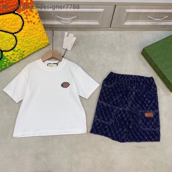 2024 Kid Clothe Fahion Boy T Hirt Et High End Boy Hort Et Brand Deigner Kid Port Et Ummer Children Trackuit Oft T Hirt with Denim, Red
2024 Kid Clothe Fahion Boy T Hirt Et High End Boy Hort Et Brand Deigner Kid Port Et Ummer Children Trackuit Oft T Hirt with Denim, Red