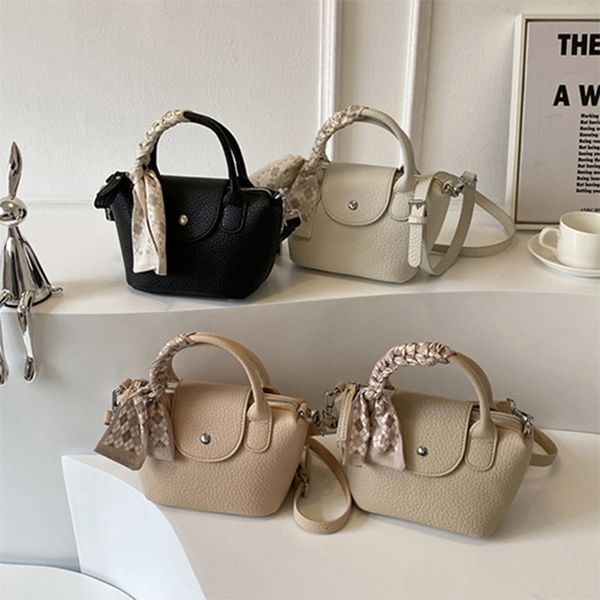 tote bag designer Women's Bag 2 Minimalist and niche Handbag Popular Scarf Vegetable Basket Fashion Shoulder Bag, Black
tote bag designer Women's Bag 2 Minimalist and niche Handbag Popular Scarf Vegetable Basket Fashion Shoulder Bag, Black