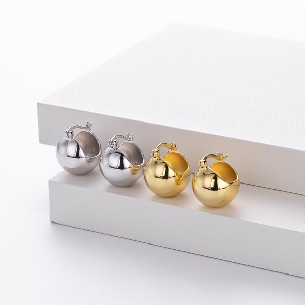 S925 sterling silver European and American fashion semi-round ball retro French earrings high-end sense of light luxury simple temperament earrings
S925 sterling silver European and American fashion semi-round ball retro French earrings high-end sense of light luxury simple temperament earrings