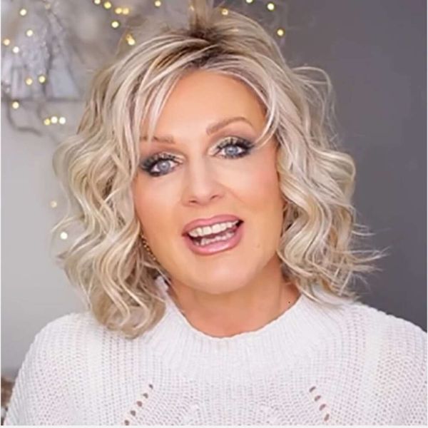 Amazon's New Wig, European and American Wigs, Women's Short Curly Hair, High-temperature Silk Rose Net, Full Top Synthetic Fiber Headband Wig
Amazon's New Wig, European and American Wigs, Women's Short Curly Hair, High-temperature Silk Rose Net, Full Top Synthetic Fiber Headband Wig