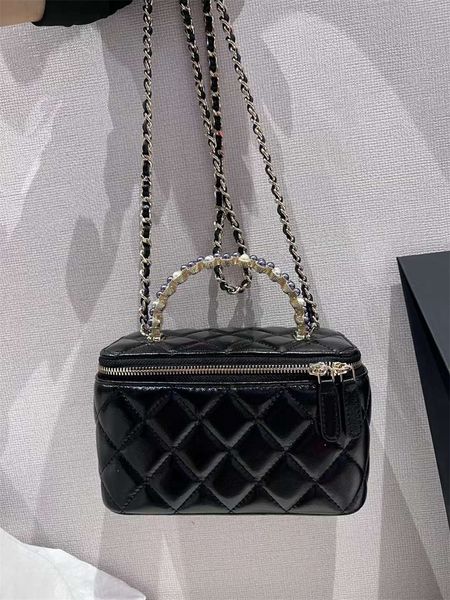10A Top quality lady shoulder handbags 17cm luxury tote chain bag Designer bags woman fashion crossbody bag the large capacity clutch bagss purse With box K2, Black
10A Top quality lady shoulder handbags 17cm luxury tote chain bag Designer bags woman fashion crossbody bag the large capacity clutch bagss purse With box K2, Black