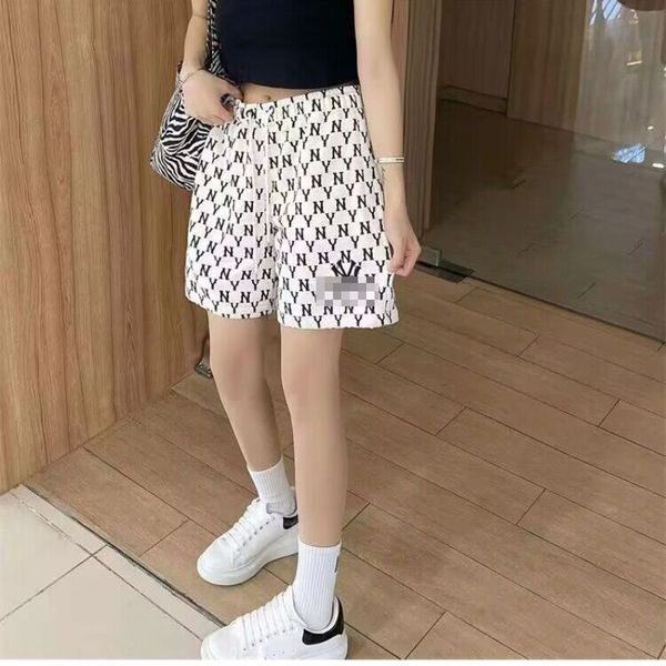 Shorts men and women summer full print breathable loose sports five-minute pants versatile couple casual pants, White
Shorts men and women summer full print breathable loose sports five-minute pants versatile couple casual pants, White
