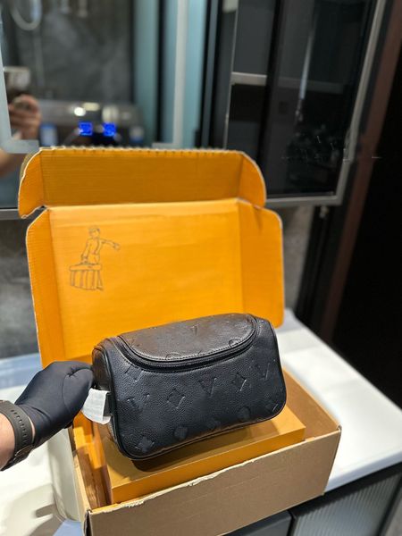 Classic black emed toiletry Single zipper design makeup package clutch handbag cosmetic bags evening bag wallet purse
Classic black emed toiletry Single zipper design makeup package clutch handbag cosmetic bags evening bag wallet purse