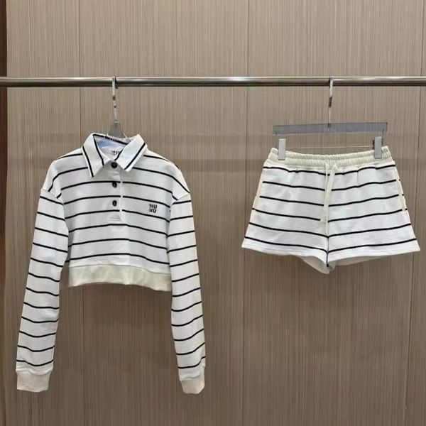 tracksuit women miumi clothes two piece set Short long sleeved striped lapel sweatshirt straight shorts set, White
tracksuit women miumi clothes two piece set Short long sleeved striped lapel sweatshirt straight shorts set, White
