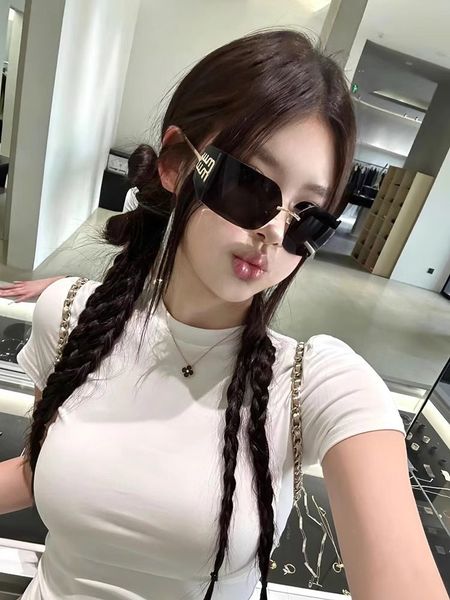 Designer retro style frameless metal frame sunglasses personality driving fashion women's party travel Retro seaside
Designer retro style frameless metal frame sunglasses personality driving fashion women's party travel Retro seaside