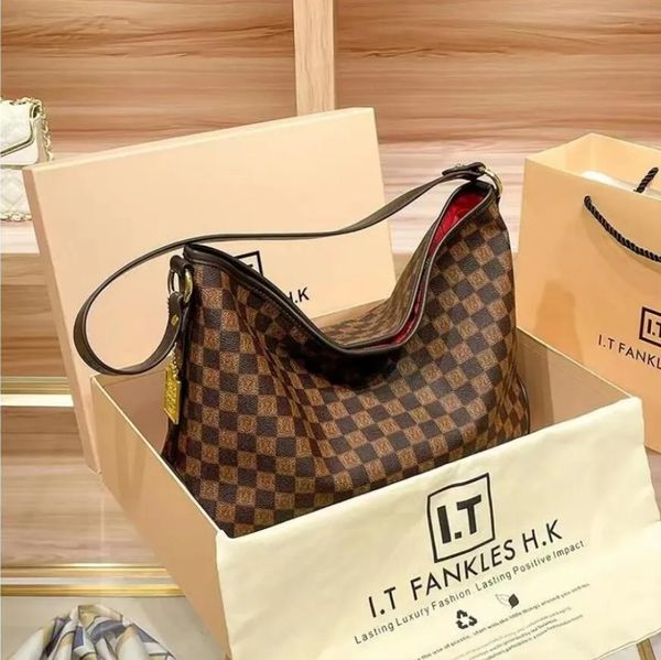 women bag handbags Designer 3A high-capacity Shoulder Ladies Messenger Bag Fashion Classic Wallet Clutch Soft Leather shopping bags Handbag 7215, Brown
women bag handbags Designer 3A high-capacity Shoulder Ladies Messenger Bag Fashion Classic Wallet Clutch Soft Leather shopping bags Handbag 7215, Brown