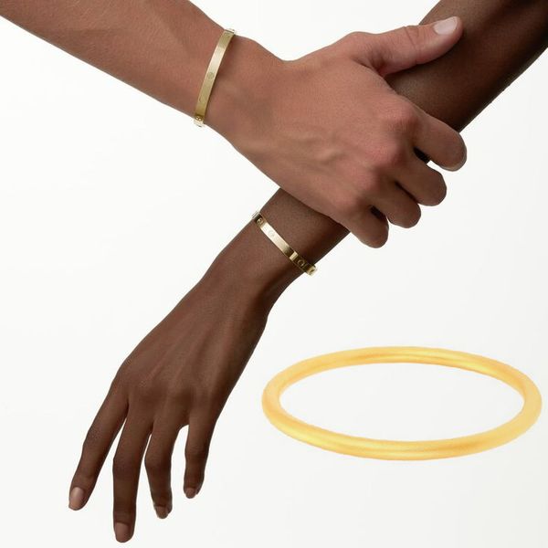 Best Celebrity Loves Cuff Bracelet in 18K Yellow Gold Womens Classic Luxury Jewelrys Fashion Party Gift Designer Branded Bangle High Quality Without Box
Best Celebrity Loves Cuff Bracelet in 18K Yellow Gold Womens Classic Luxury Jewelrys Fashion Party Gift Designer Branded Bangle High Quality Without Box