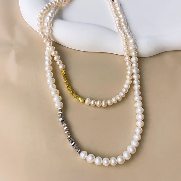 Broken silver baroque pearl necklace 925 sterling silver stacked with personality fashion light luxury French clavicle chain
Broken silver baroque pearl necklace 925 sterling silver stacked with personality fashion light luxury French clavicle chain